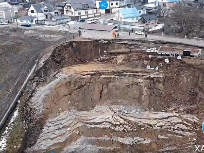 В Хасанье оползень разрушил часть дороги