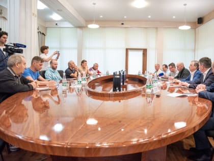 В Приэльбрусье прошло совещание по вопросам развития спортивной инфраструктуры и зимних видов спорта в КБР