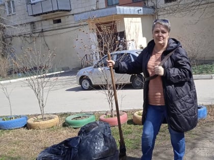 Активистки начали уборку Нальчика