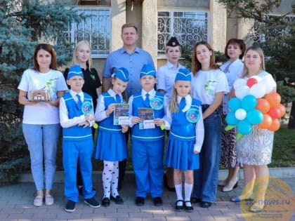 Молодёжные активисты Буденновска поздравили Совет ветеранов с Днём пожилого человека