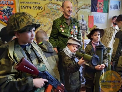 Ветераны провели экскурсию для казачат Михайловска по музею «Боевого братства»