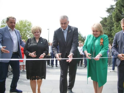 Сбер открыл первый офис в Крыму