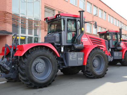 Аграрии Кабардино-Балкарии приобрели в текущем году 70 новых тракторов и 6 комбайнов