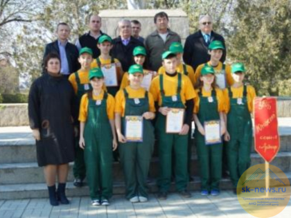 В Арзгире открылся ежегодный муниципальный Слёт ученических производственных бригад