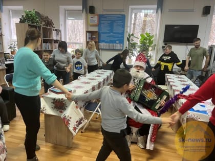 Воспитанники СРОО ПМИ «Жизнь без границ» на мастер-классе в Ставрополе учились делать новогодние игрушки