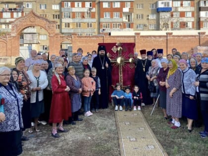 В Баксане освятили купольный крест нового православного храма