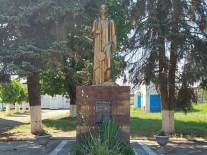 Восстанавливают памятники