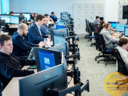 Опрос ВТБ: зарплатные клиенты стали чаще пользоваться картами, чем снимать наличные