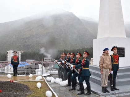 В Приэльбрусье предали земле героев «Заоблачного фронта»