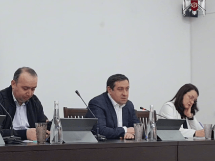 Министр здравоохранения КБР провел совещание с руководителями медицинских организаций