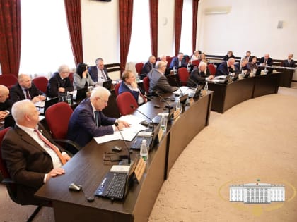 Депутаты обсудили развитие промышленности в республике