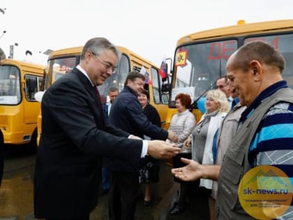 Ставрополье получит после Нового года 55 школьных автобусов и 16 машин скорой помощи