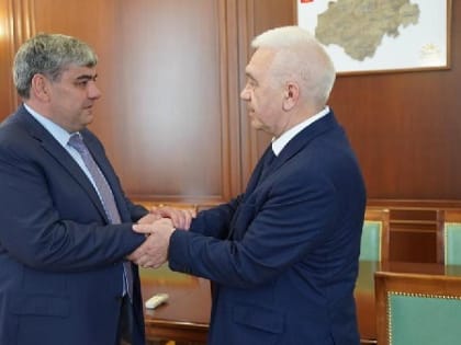 Казбек Коков наградил академика РАН Юрия Шогенова Почетной грамотой Кабардино-Балкарской Республики