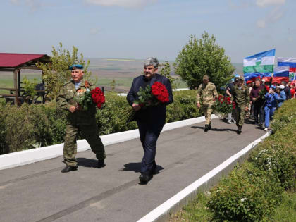 Казбек Коков принял участие в туристско-патриотическом походе детей и молодежи республики «По тропам Победы»
