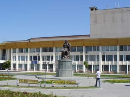 Дворец культуры профсоюзов в Нальчике переоборудуют под молодежный центр