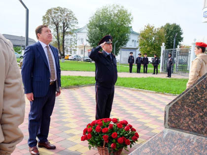 В Чегемском районе почтили память сотрудников органов внутренних дел, погибших при исполнении служебного долга