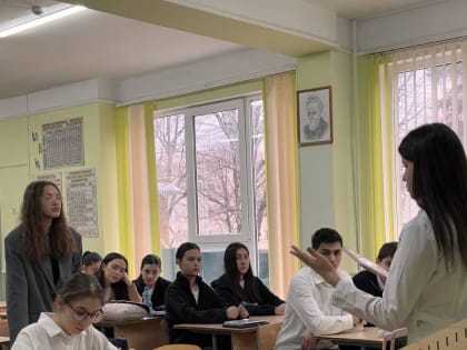 Студенты – волонтёры КБГУ поделились секретами здоровья со школьниками