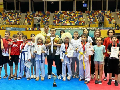 Тхэквондисты КБР привезли домой россыпь медалей из Дагестана