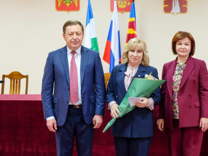 Учителей Чегемского района поздравили с праздником