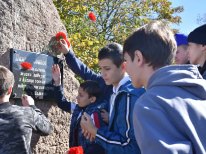 Молодежь республики знакомится с Дорогами Победы