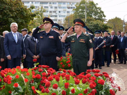 В Нальчике росгвардейцы почтили память правоохранителей, погибших при отражении нападения боевиков на город в 2005 году