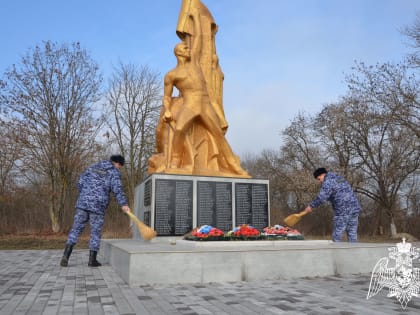 РОСГВАРДЕЙЦЫ ИЗ КАБАРДИНО-БАЛКАРИИ ПРИНЯЛИ УЧАСТИЕ В АКЦИИ «НА СТРАЖЕ ПАМЯТИ»