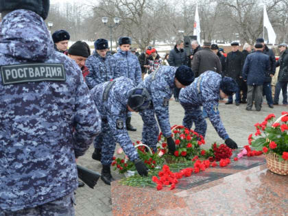 Росгвардейцы почтили память воинов-интернационалистов
