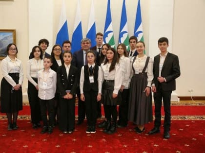 Глава КБР встретился с победителями и финалистами Всероссийского конкурса для школьников "Большая перемена"
