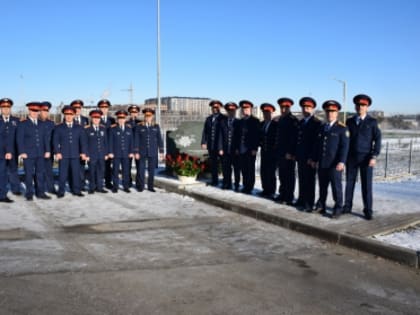 В честь празднования 12-й годовщины образования Следственного комитета России, сотрудники следственного управления по Кабардино-Балкарской Республике возложили цветы к мемориалу