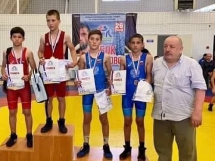 5 медалей завоевали юные борцы г.о.Баксан на соревнованиях в с.п.Сармаково