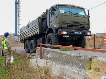 На Ставрополье бойцы ОМОН и СОБР соревновались в вождении колесной бронетехники