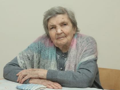 Нину Кузьмину поздравляют со 100-летием