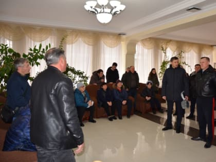 Министр внутренних дел по КБР встретился в Нальчике с жителями Херсонской области
