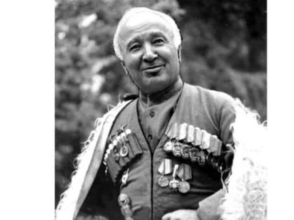 В языке произведений А. Кешокова раскрыта вся красота и  глубина родной речи