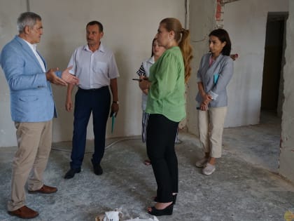 Депутаты проверили ход работ по ремонту студенческих общежитий