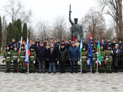 Поклониться памяти павших