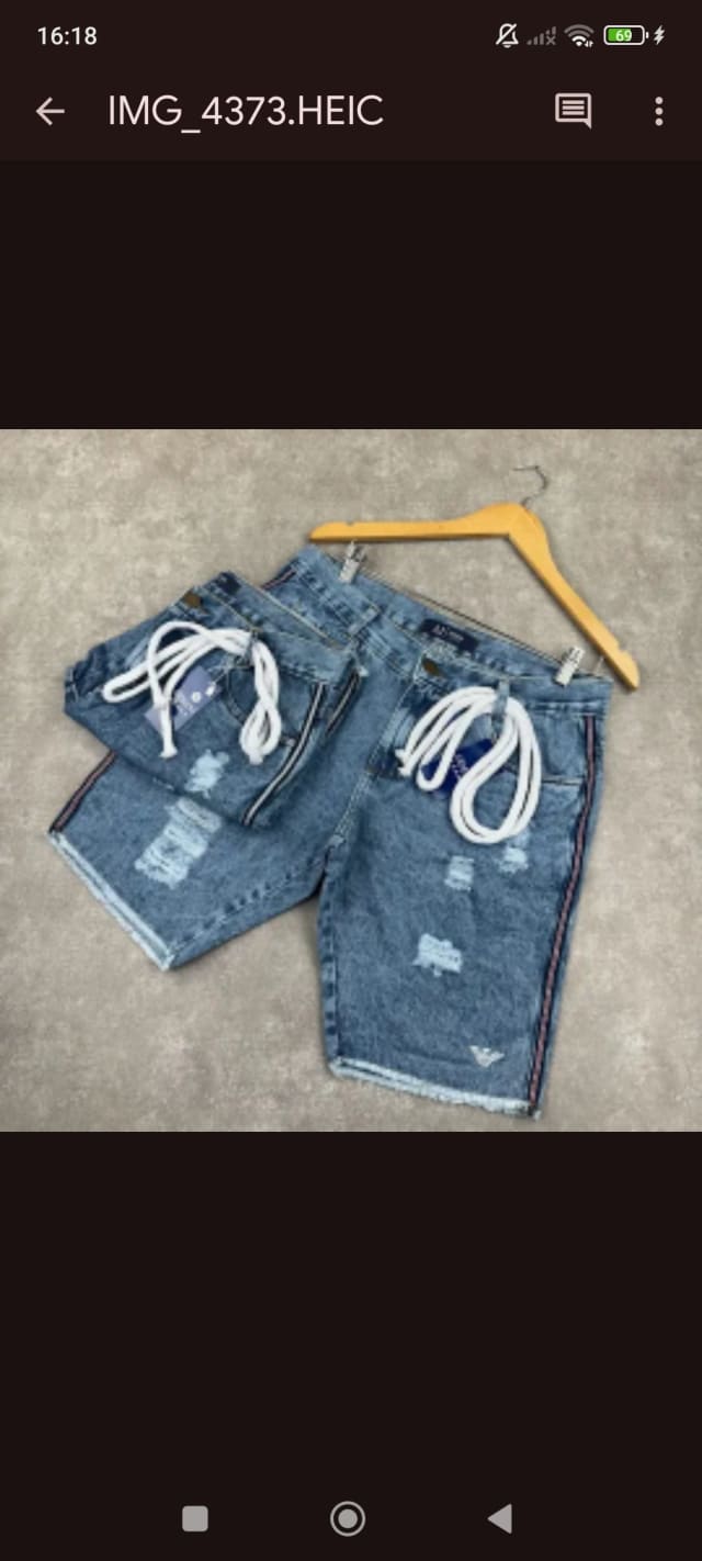 Bermuda Jeans Destroyed com Cordão