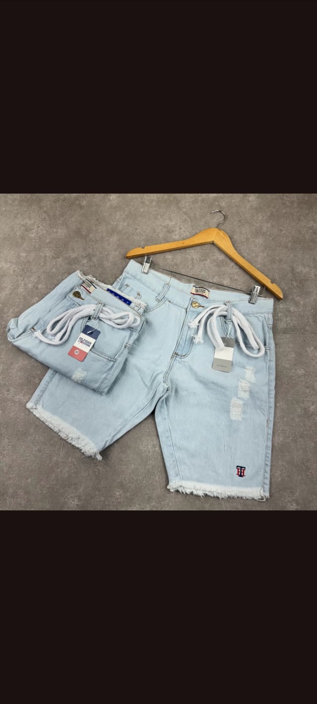 Bermuda Jeans Destroyed com Cordão