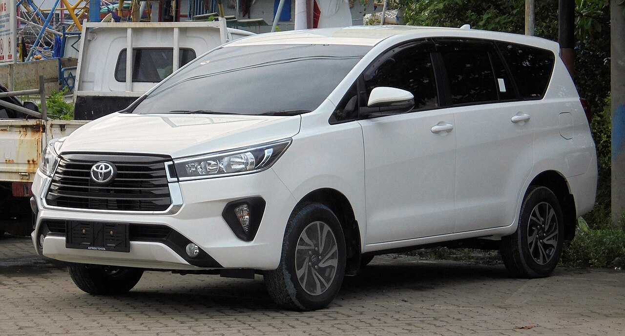 Book Luxury Toyota Innova Cab In Palolem Goa