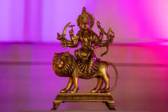 Goldene Statue als Deko beim Cura Sui Yogafestival