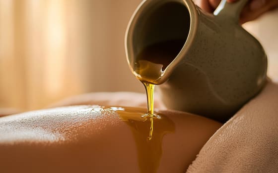 Abhyanga Massage im Ayurveda Retreat: Ruhe finden und den Körper stärken