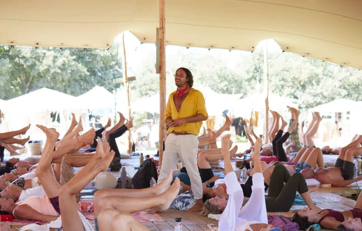 yoga_del_mar_spirit_festival_yoga_zelt