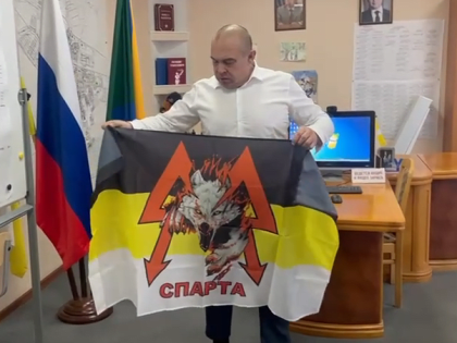 На памятном знаке в Невинномысске установят флаг батальона «Спарта»