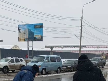 Невинномысские коммунальщики устраняют последствия снегопада