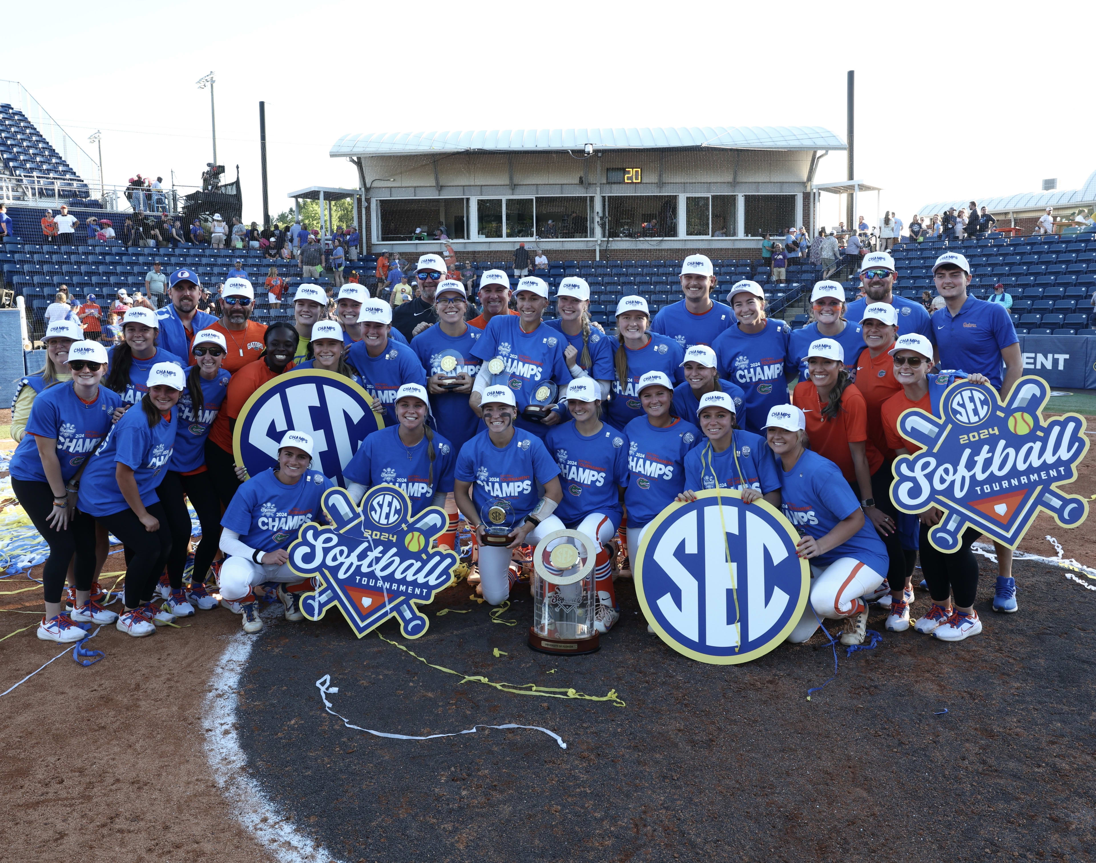 nil-club-for-university-of-florida-softball-team