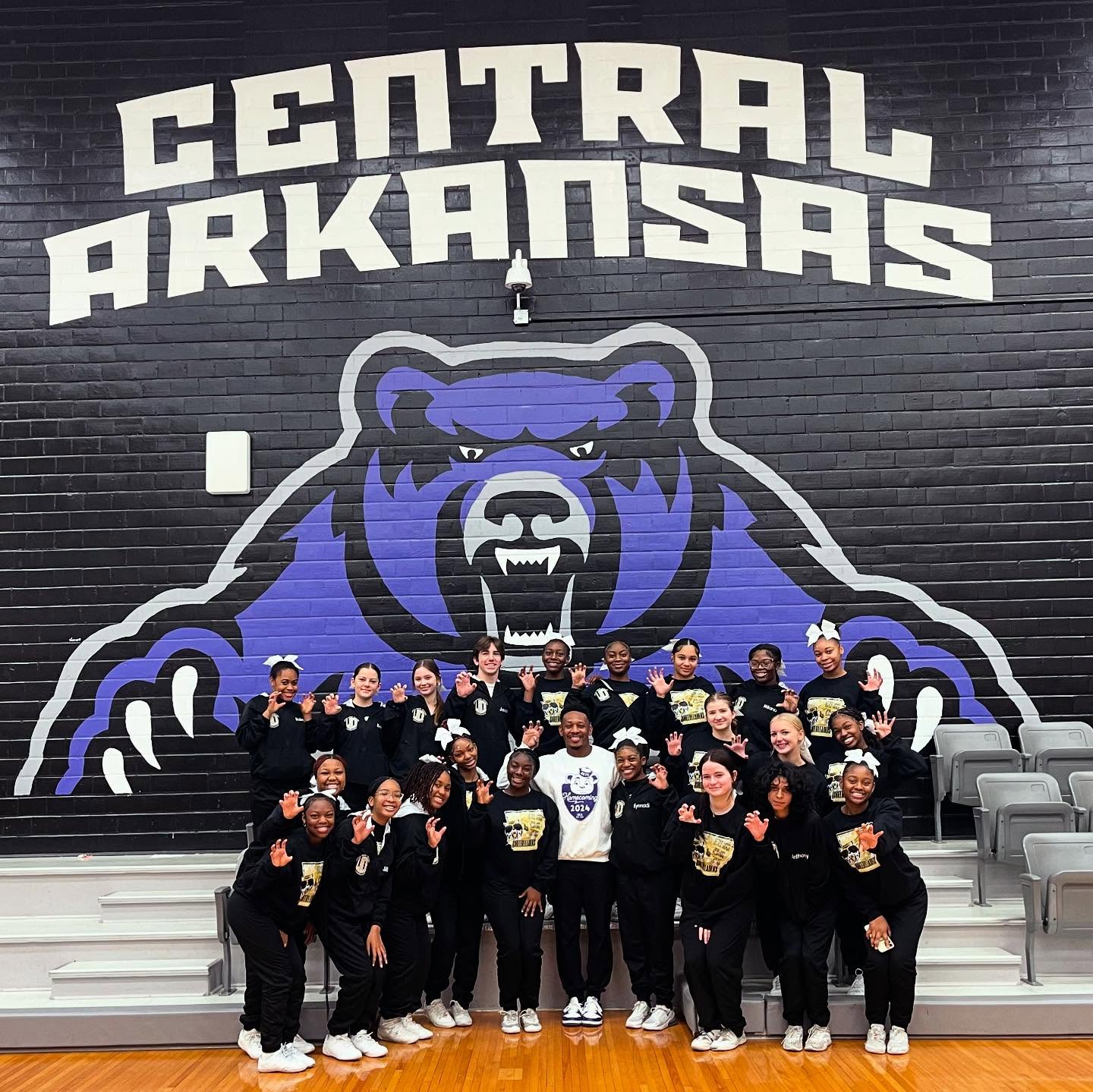 NIL Club for Central Arkansas Cheerleading Team