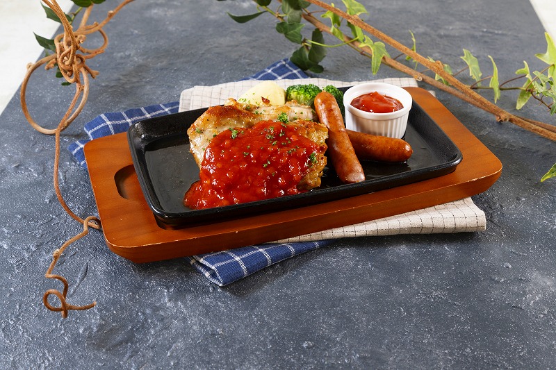 CHICKEN STEAK & CHORIZO