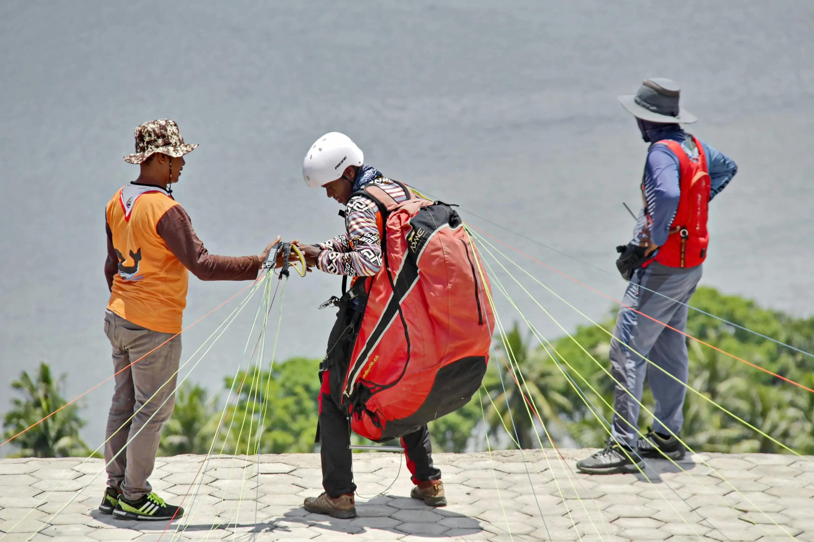 Top 10 Paragliding Safety Tips for Students: Avoid Accidents! Top 10 Paragliding Safety Tips for Students: Avoid Accidents!