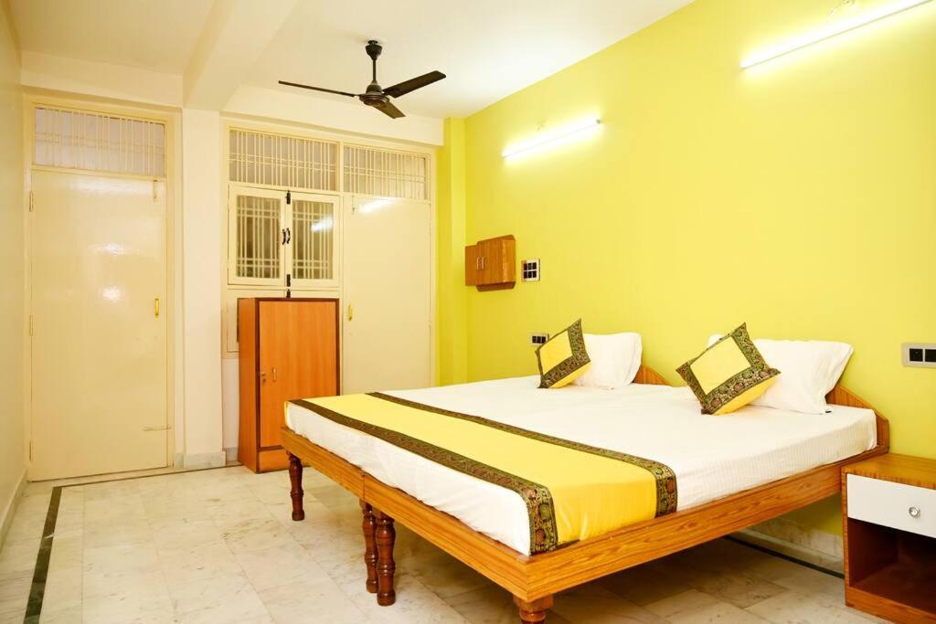 Krishna Home-stays