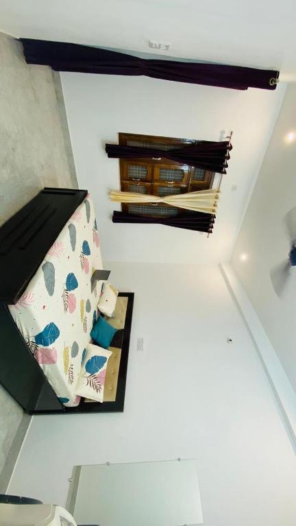 Naveen Homestay